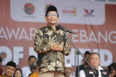 Di Hadapan Nelayan dan...