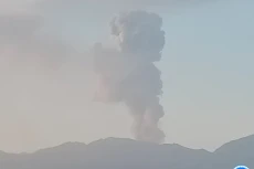 Gunung Dukono Erupsi...