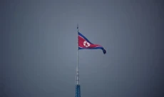 Korea Utara Akan Meluncurkan...