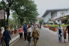 Liburan Tahun Baru 2024,...