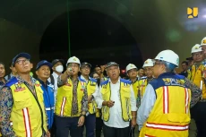 Viral Terowongan Tol...