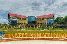 10 Perguruan Tinggi...