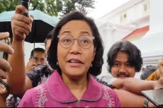 Diisukan Mundur dari...
