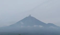 Gunung Semeru Erupsi...