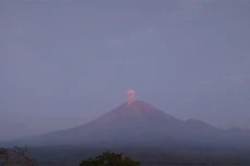 Gunung Semeru Erupsi,...