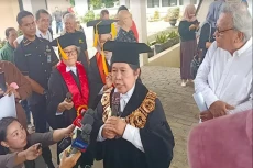 Dewan Guru Besar UI...
