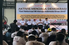 Beda Pilihan, Aktivis...