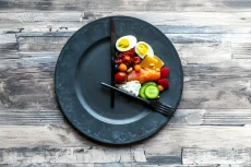 6 Manfaat Puasa Intermiten...