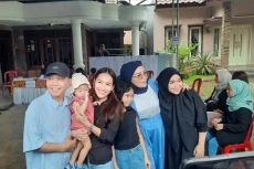 Potret Ayu Ting Ting...