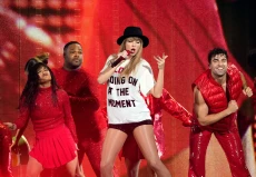 Ini Alasan Taylor Swift...