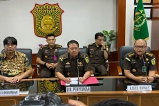 Kasus Korupsi Izin Tambang...