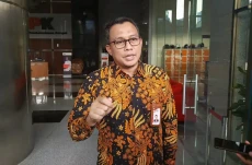 Lebih dari 10 Orang...