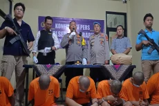 Modus Kencan di Kosan...