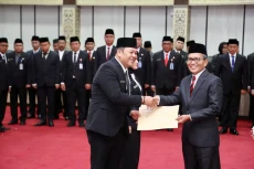 Tingkatkan Pelayanan,...