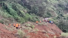 Longsor Terjang Luwu...