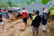 Dampak Longsor di Kampung...