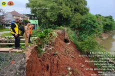 Bantaran Sungai Cileungsi...