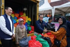 JIEP Gelar Bazar Sembako...