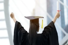 Fresh Graduate Merapat,...