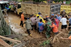 30 Orang Tewas, 6 Hilang...