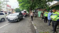 Tertabrak Pikap, Pengendara...