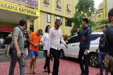 Polisi Bongkar Prostitusi...