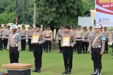 Disersi, Dua Brigadir...