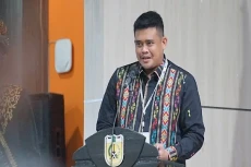 Menantu Jokowi Siap...