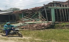 2 Bangunan Rusak Akibat...