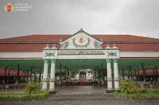 8 Peninggalan Kerajaan...