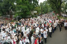 Pemuda Indonesia Desak...