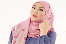 Angeline Sondakh Minta...