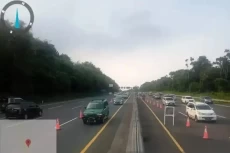 Pemudik: Contraflow...