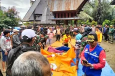 Longsor Kembali Terjang...
