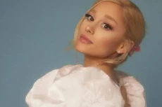 Ariana Grande Bangga,...