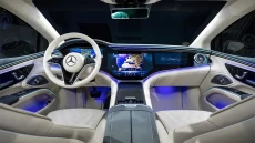 Mercedes-Benz EQS Dibekali...