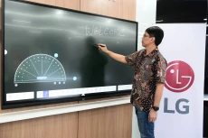 LG Perkuat Komitmen...