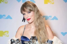 Taylor Swift Berhasil...