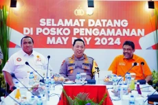 Kapolri Kembangkan Atase...