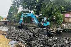 Pemkot Jakbar Tangani...