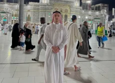 Laksanakan Ibadah Umrah,...