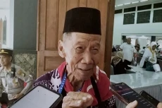 Jualan Keset, Warga...