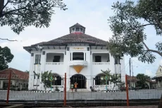 5 Bangunan Bersejarah...