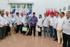 Cagub Riau M Nasir Kunjungi...