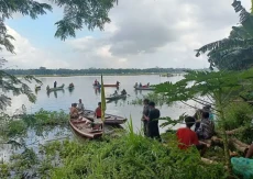 Perahu yang Ditumpangi...
