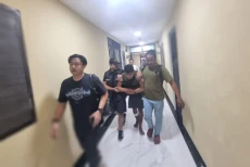 Tampang MGS, Penusuk...