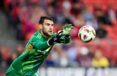 Berapa Gaji Kiper Indonesia...
