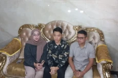 Anak Mantan Bupati Cirebon...