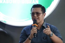 Gerindra Pertimbangkan...