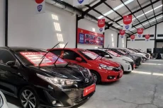 Harga Mobil Baru Naik,...